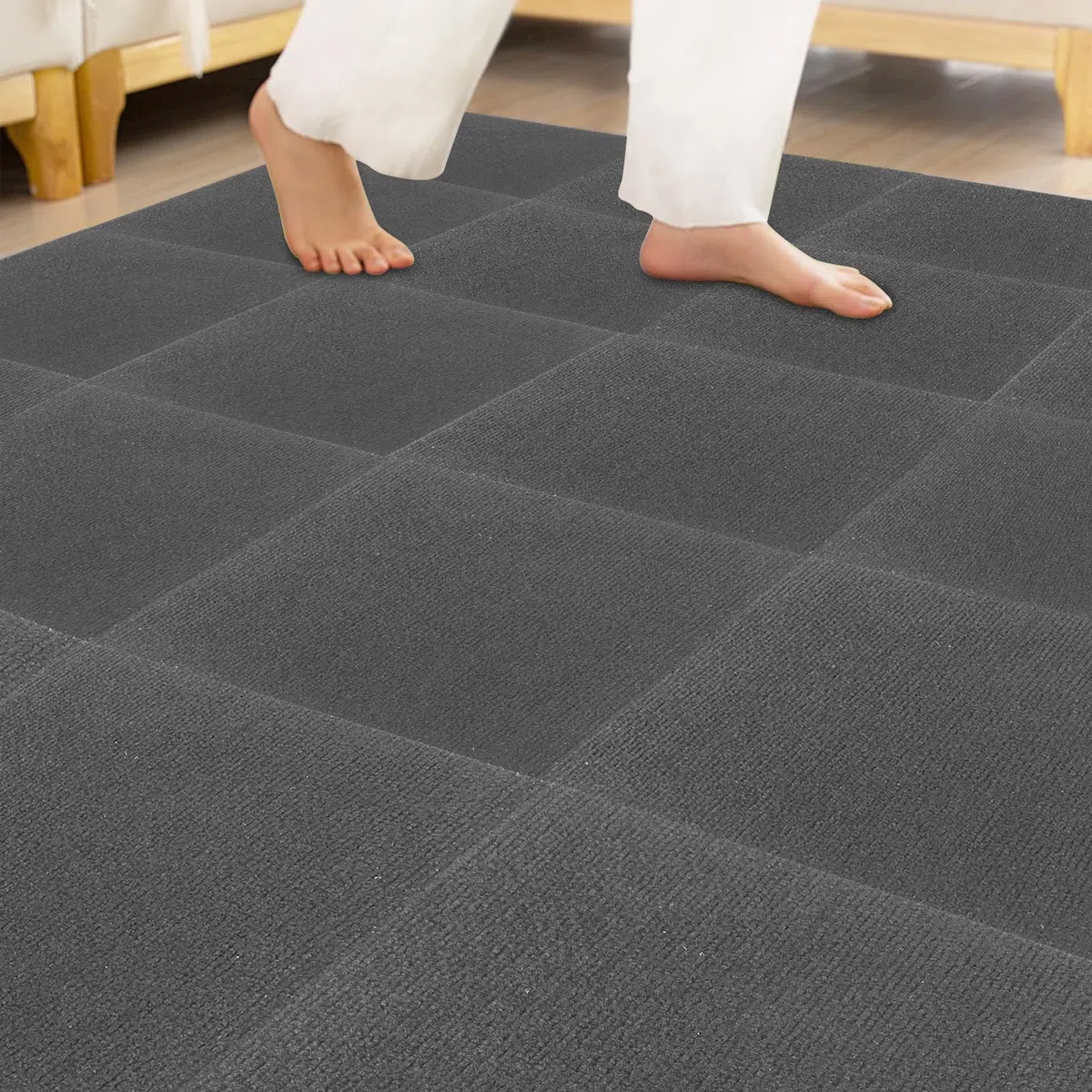 Piastrelle per tappeti, autoadesive, 30 x 30 cm, in feltro, antiscivolo, per ufficio, casa, camera da letto, corridoio (32 pezzi, grigio scuro)