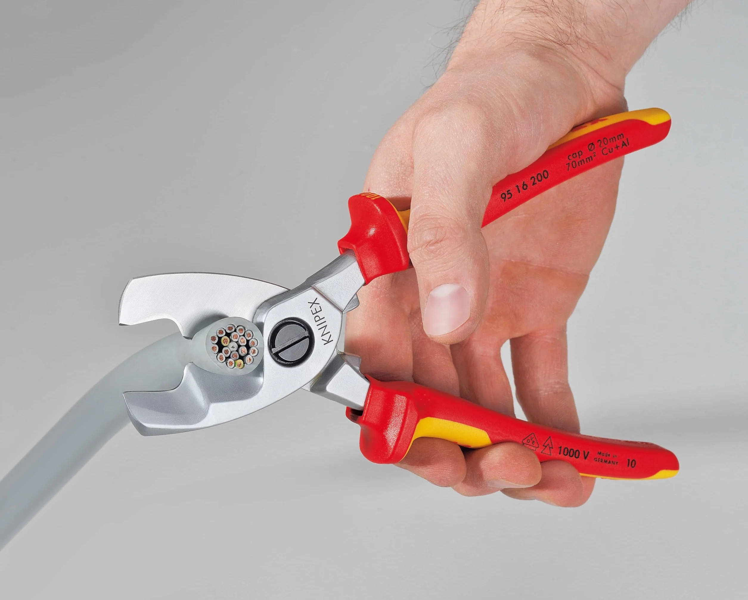 KNIPEX Cesoia per cavi con doppio tagliente cromata isolati con manici rivestiti in materiale bicomponente, collaudati VDE 200 mm, 95 16 200