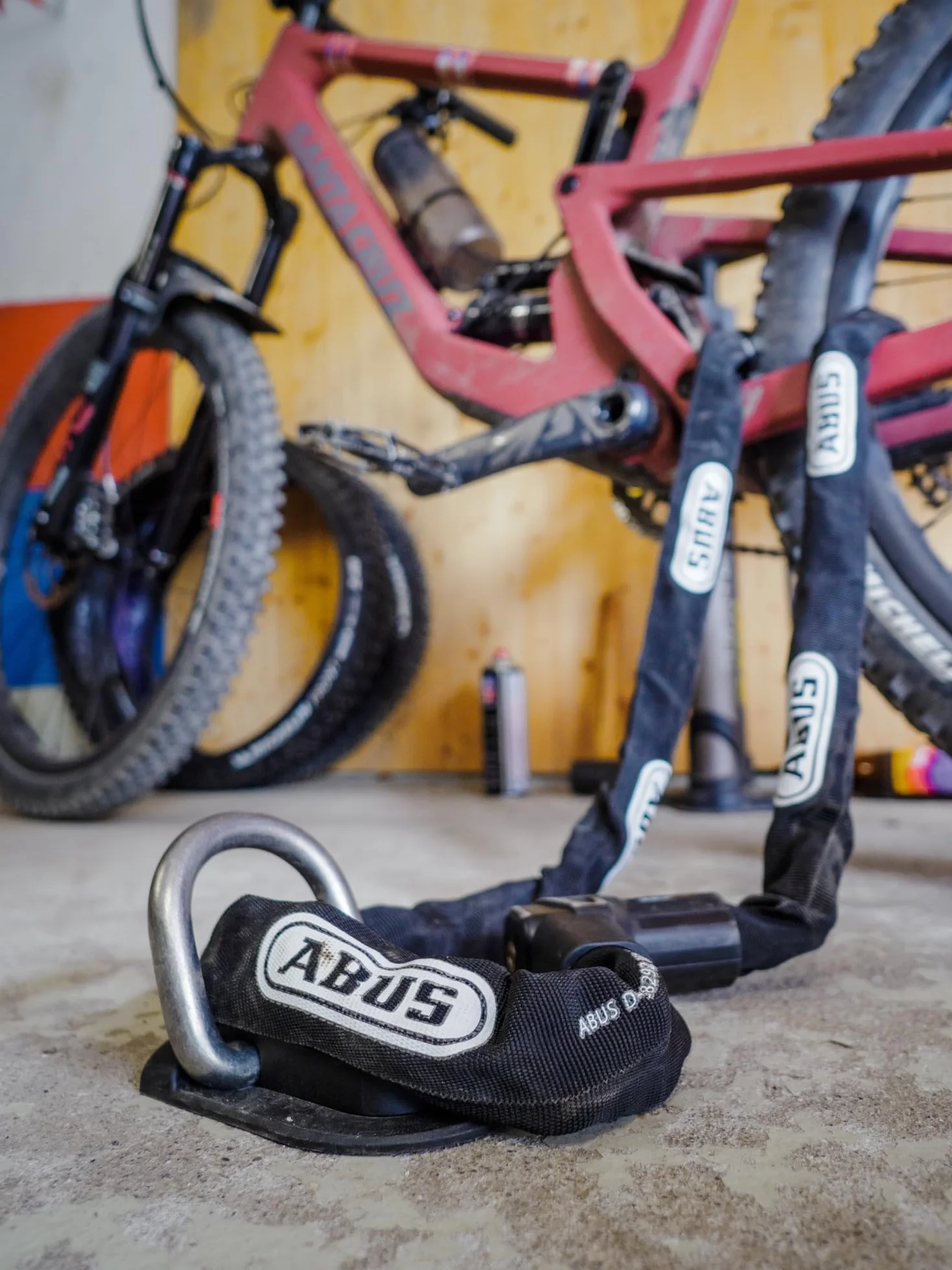 ABUS Ancoraggio a parete e a pavimento per biciclette WBA60