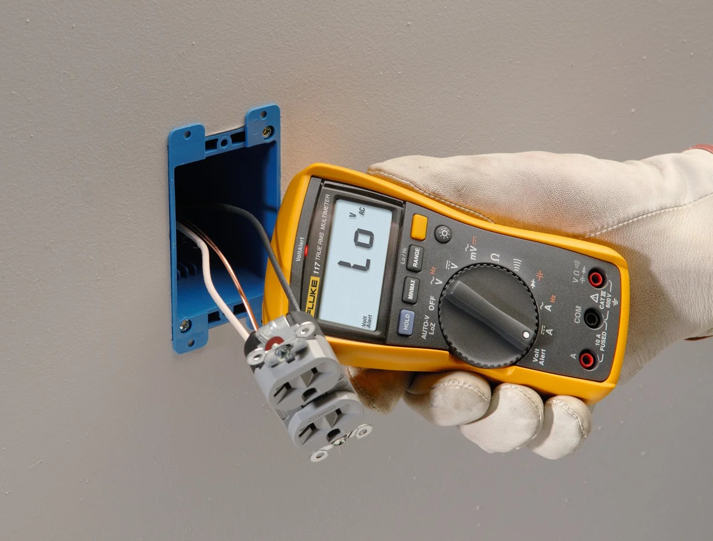 Fluke 117 Multimetro per elettricisti con rivelatore di tensione senza contatto