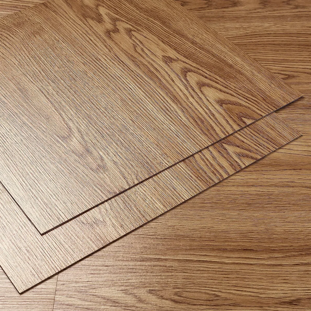 Stickyart 36 Pezzi Pavimento in PVC Effetto Legno Marrone Impermeabili 30cm X 30cm Pavimento PVC Adesivo Camera da Letto Parquet Adesivo per Bagno Rivestimento Autoadesivo per Pavimenti Cucina